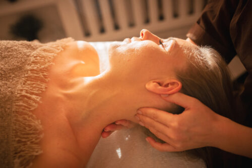 Terapia manualna w bólach głowy, fizjoterapia w migrenach